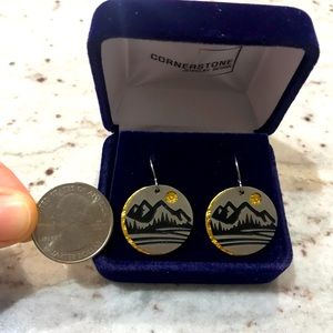 Nature Cast dangle earring